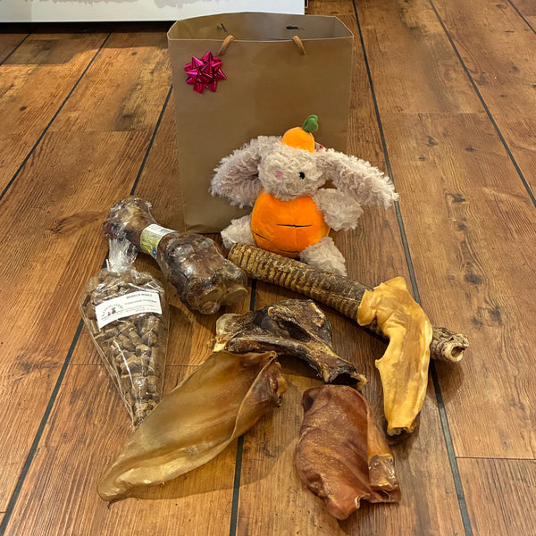 Julepose til hunden fyldt med lækkerier